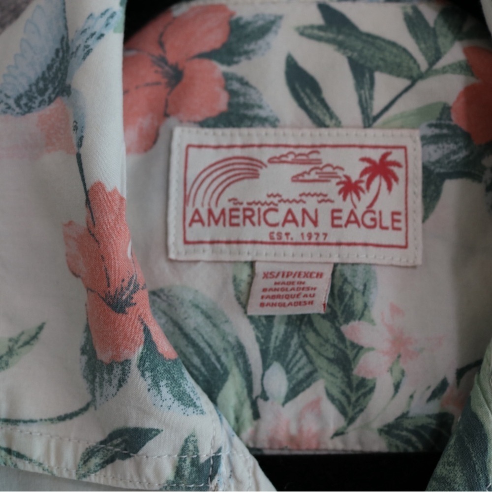 American Eagle Outfitters Blue and White Casual Button Down Shirt Hawaian Sz XS - Picture 8 of 13